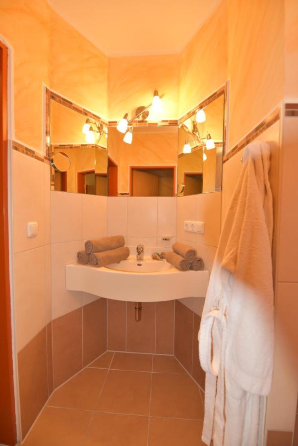 Erlkoenig Gaesteappartements Bad Fussing Exterior photo